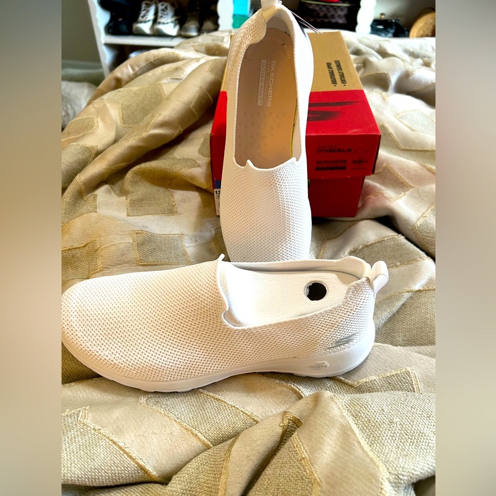 Skechers Slip-ins: GO WALK Joy - Size 8.5 - Tried on once